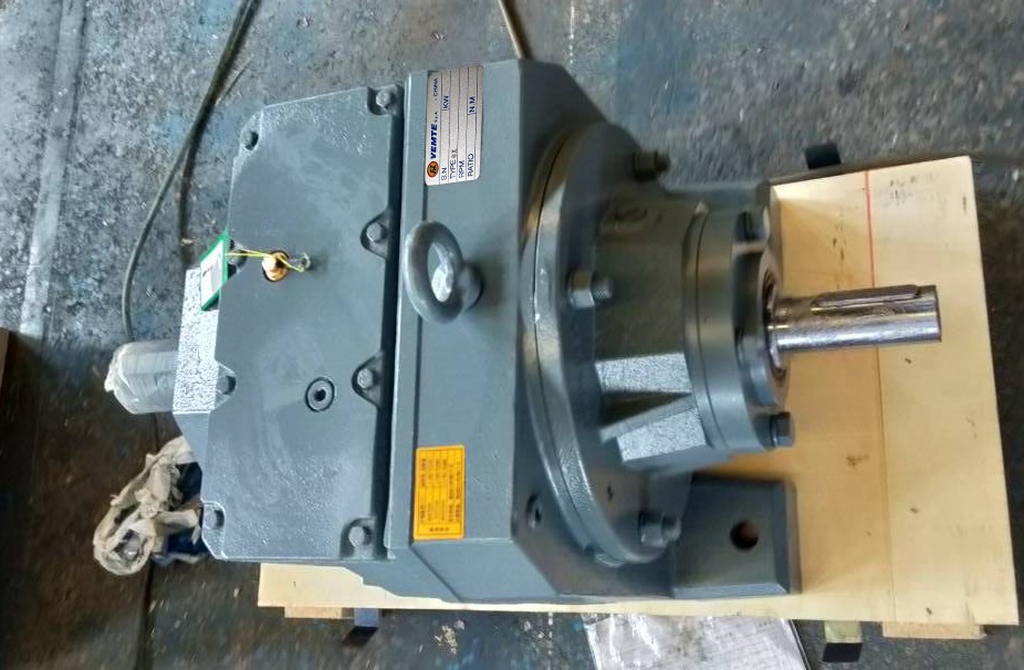 滾筒攪拌機(jī)減速機(jī)，22轉(zhuǎn)減速機(jī),32轉(zhuǎn)減速機(jī),四大系列減速機(jī),減速機(jī)選型